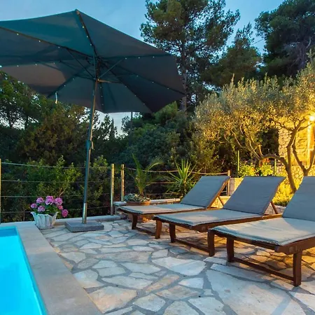 Gorgeous In Rukavac With Wifi Holiday home *