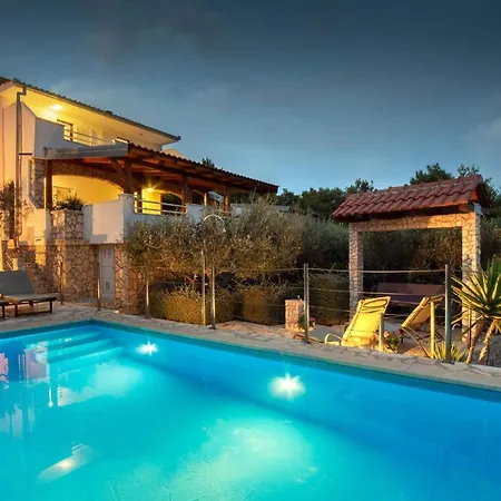 Gorgeous In Rukavac With Wifi Holiday home Rukavac (Vis)